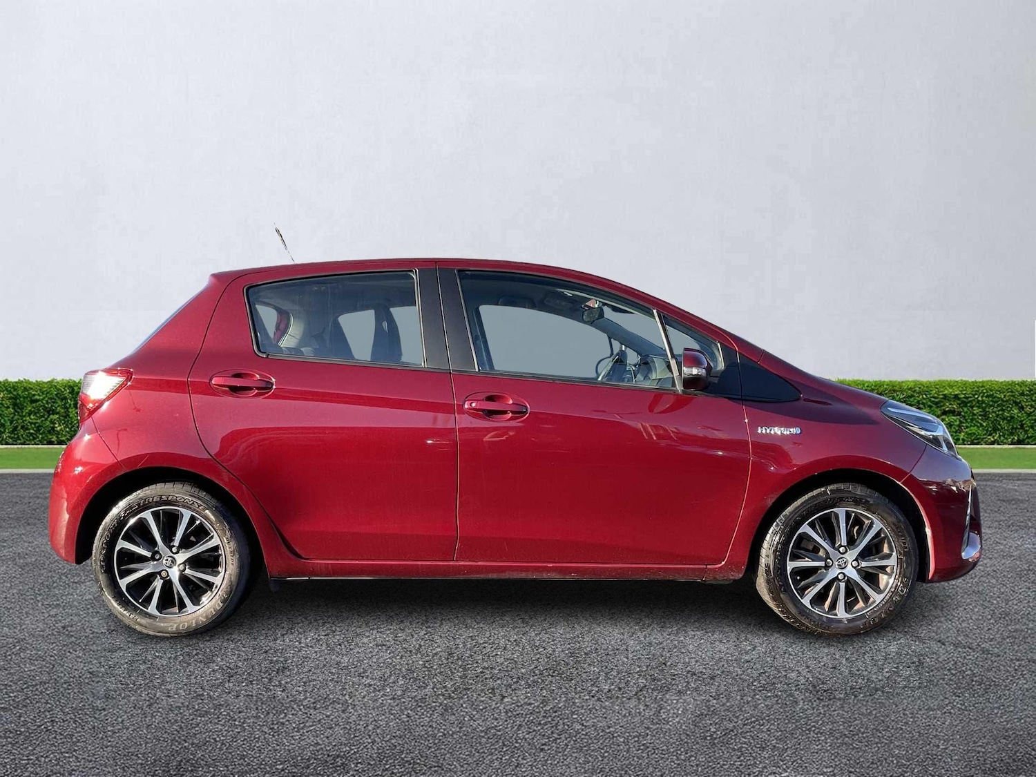 Used Toyota Yaris 2019 for sale - 76830731: Photo 2