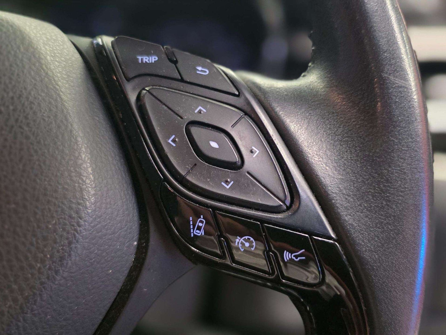 Used Toyota C-HR 2022 for sale - 77851494: Photo 11