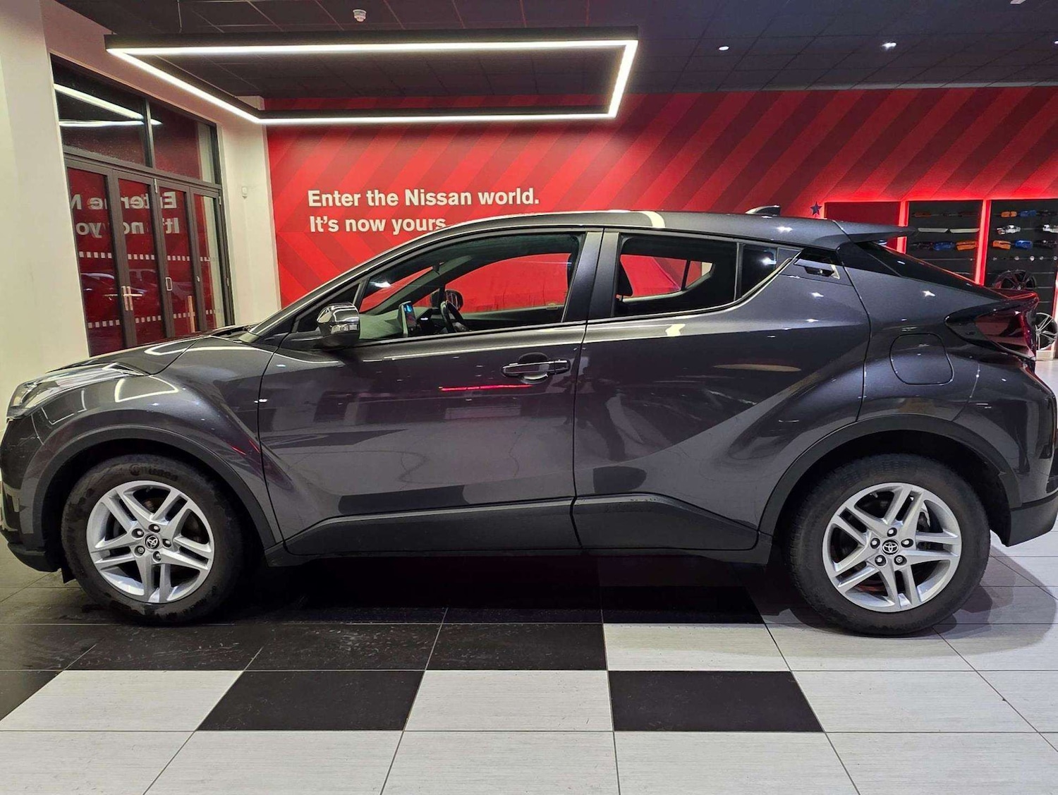 Used Toyota C-HR 2022 for sale - 77851494: Photo 6