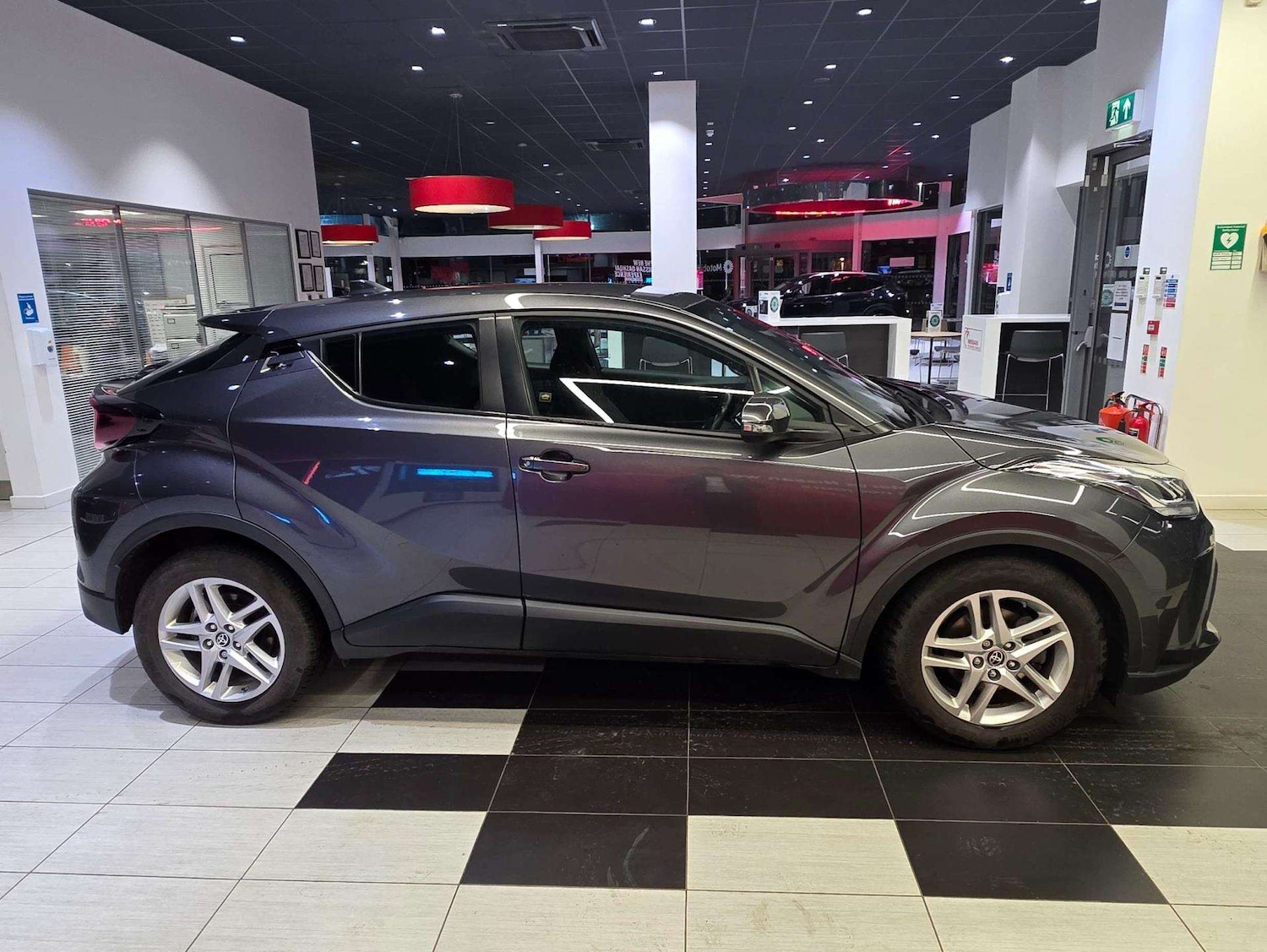 Used Toyota C-HR 2022 for sale - 77759399: Photo 3