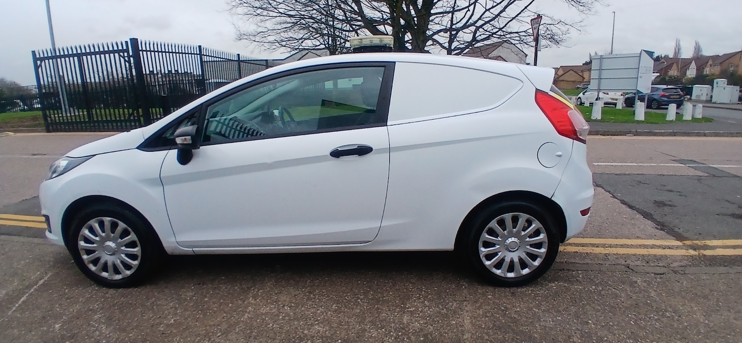 Used Ford Fiesta 2013 for sale - 77693827: Photo 6