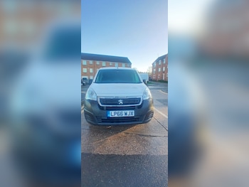 Used Peugeot Partner 2017 for sale - 76706110: Photo