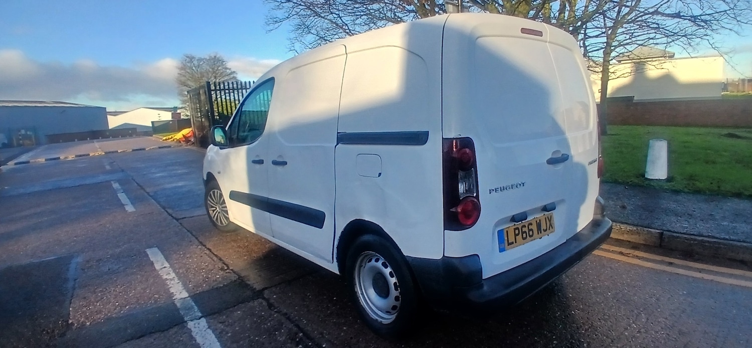 Used Peugeot Partner 2017 for sale - 76706110: Photo 4