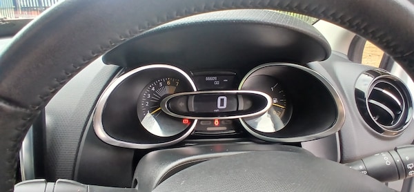 Used Renault Clio 2015 for sale - 75610822: Photo 12