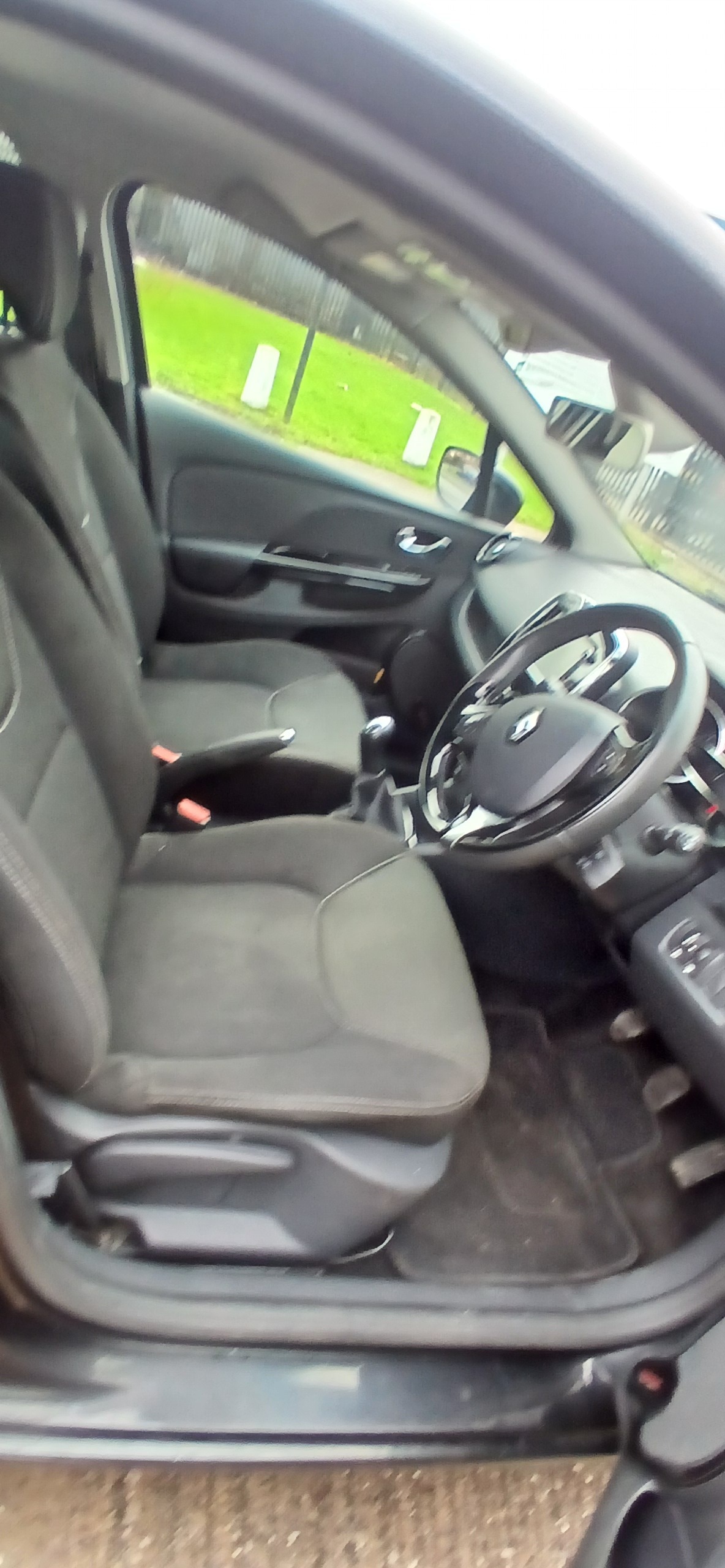 Used Renault Clio 2014 for sale - 76979262: Photo 8