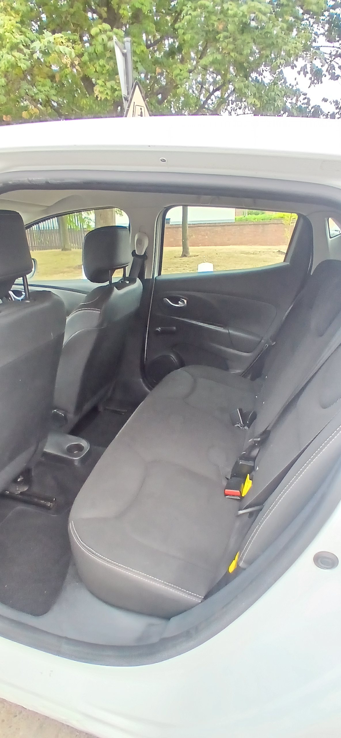 Used Renault Clio 2015 for sale - 76594762: Photo 11