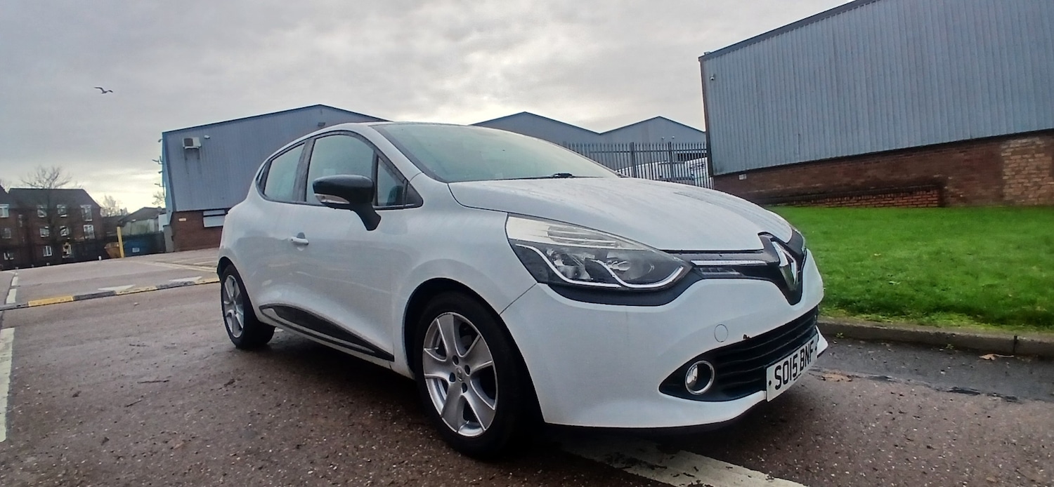 Used Renault Clio 2015 for sale - 76594762: Photo 3