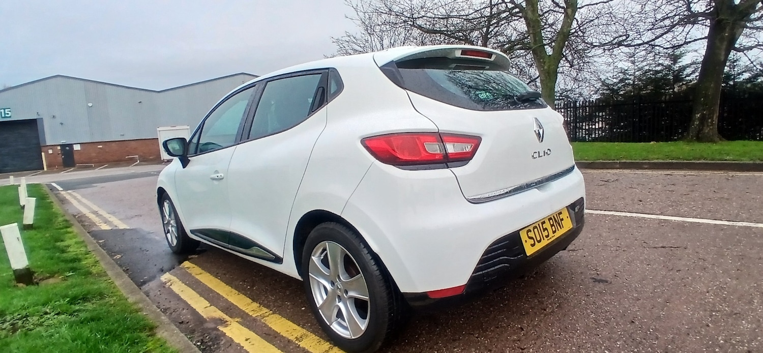 Used Renault Clio 2015 for sale - 76594762: Photo 5