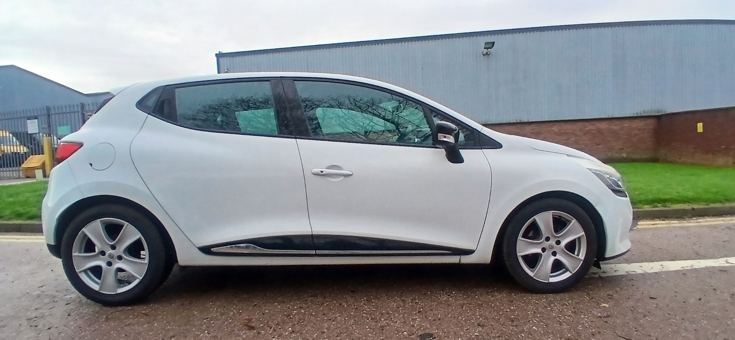 Used Renault Clio 2015 for sale - 76594762: Photo 7