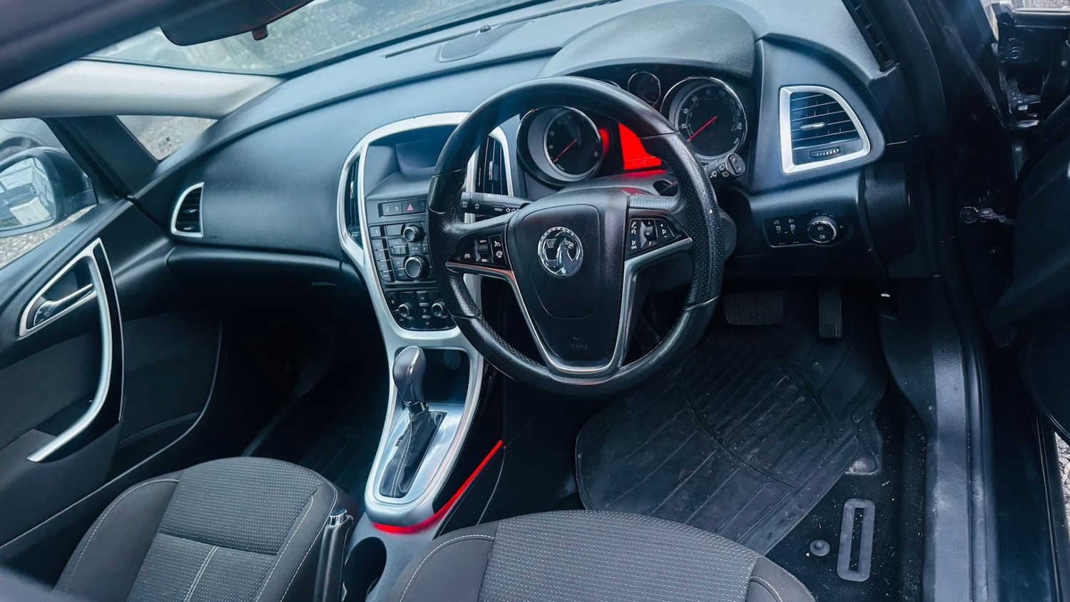 Used Vauxhall Astra 2012 for sale - 76347280: Photo 4