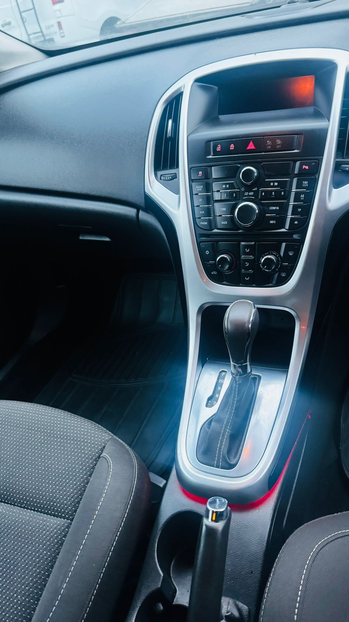Used Vauxhall Astra 2012 for sale - 76347280: Photo 5