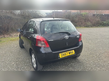 Used Toyota Yaris 2011 for sale - 77975997: Photo