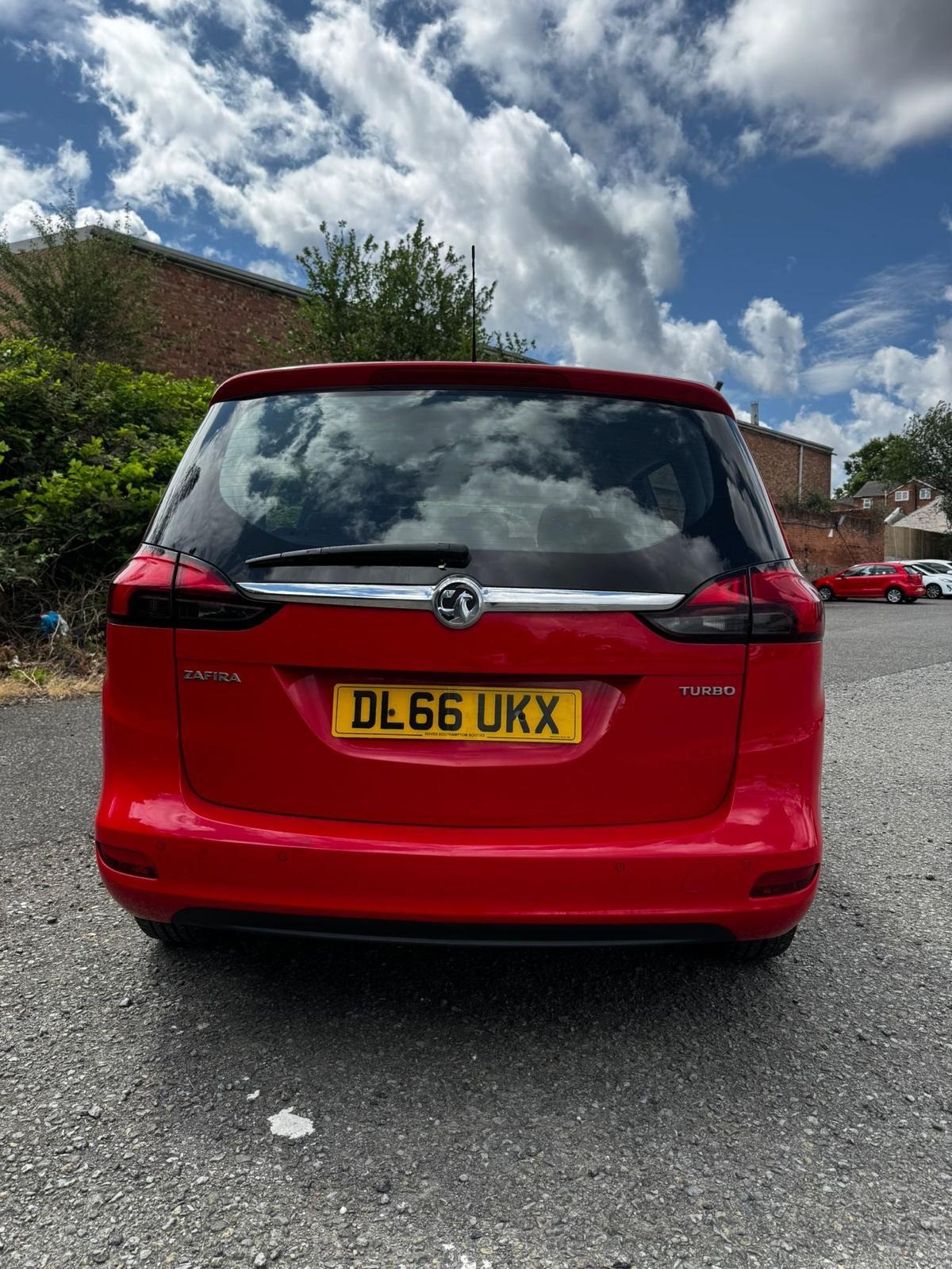 Used Vauxhall Zafira 2016 for sale - 76135810: Photo 2