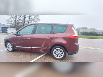 Used Renault Grand Scenic 2012 for sale - 77528111: Photo