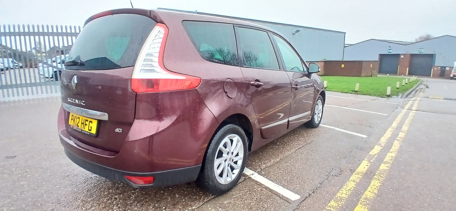 Used Renault Grand Scenic 2012 for sale - 77528111: Photo 6