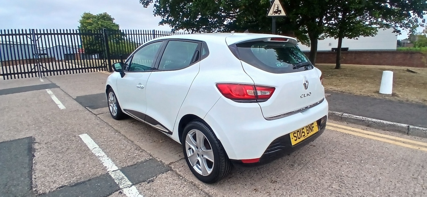 Used Renault Clio 2015 for sale - 76511162: Photo 3