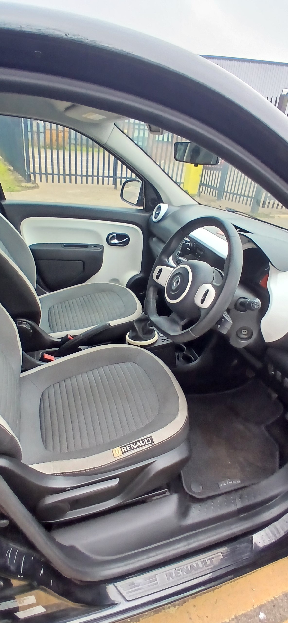 Used Renault Twingo 2015 for sale - 77896816: Photo 8