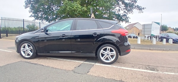 Used Ford Focus 2015 for sale - 76063950: Photo 4