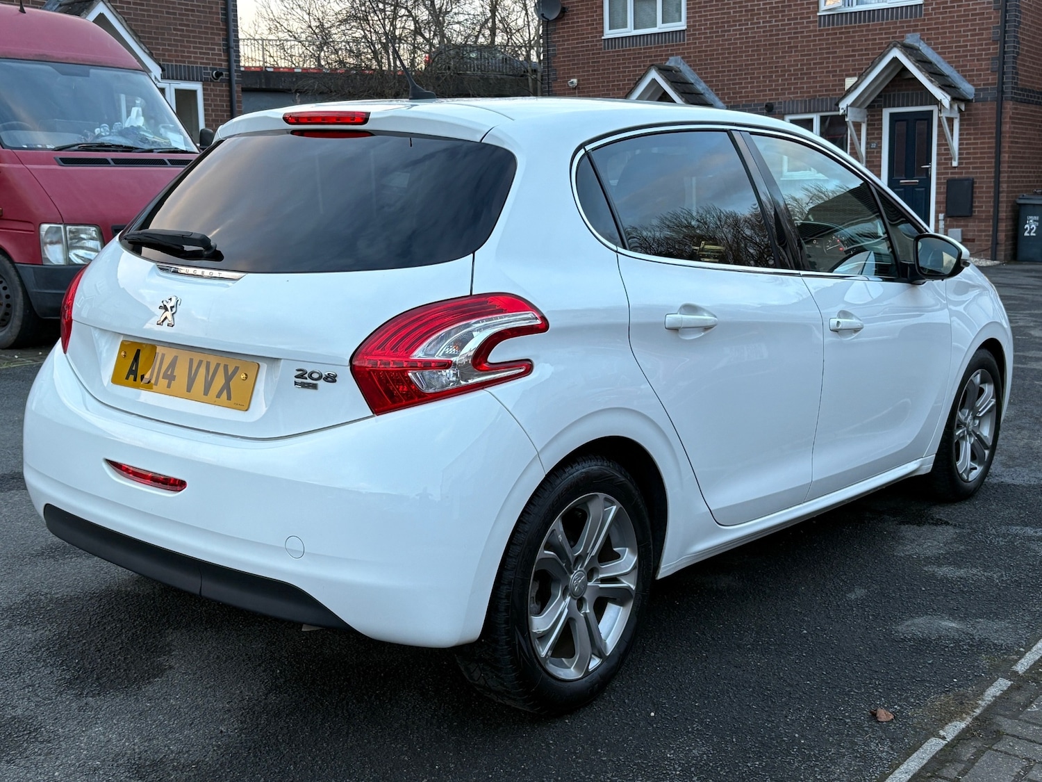 Used Peugeot 208 2014 for sale - 77354207: Photo 3