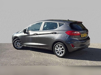 Used Ford Fiesta 2017 for sale - 76125957: Photo 3