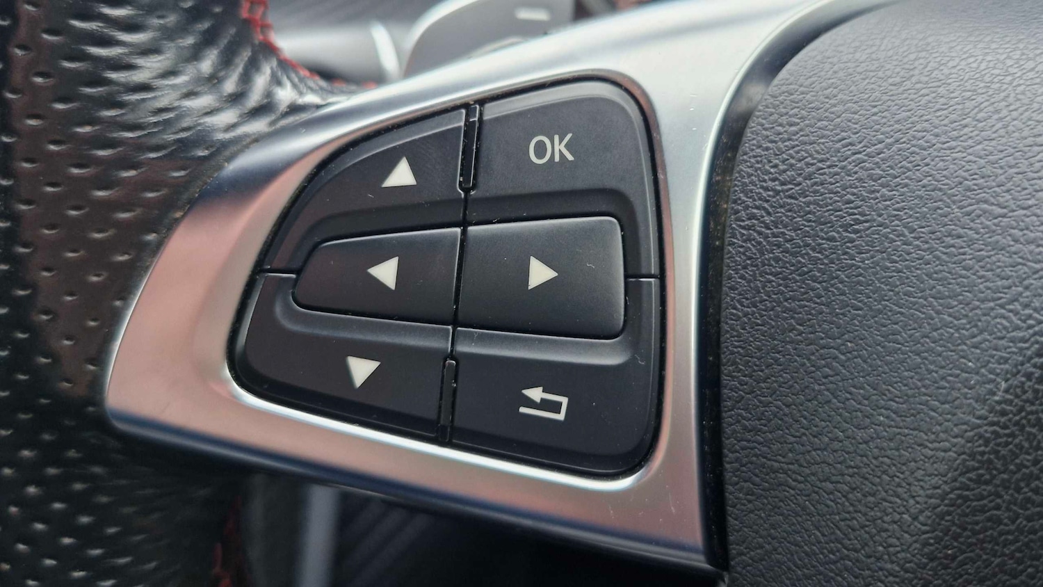 Used Mercedes-Benz A-Class 2017 for sale - 77333848: Photo 16