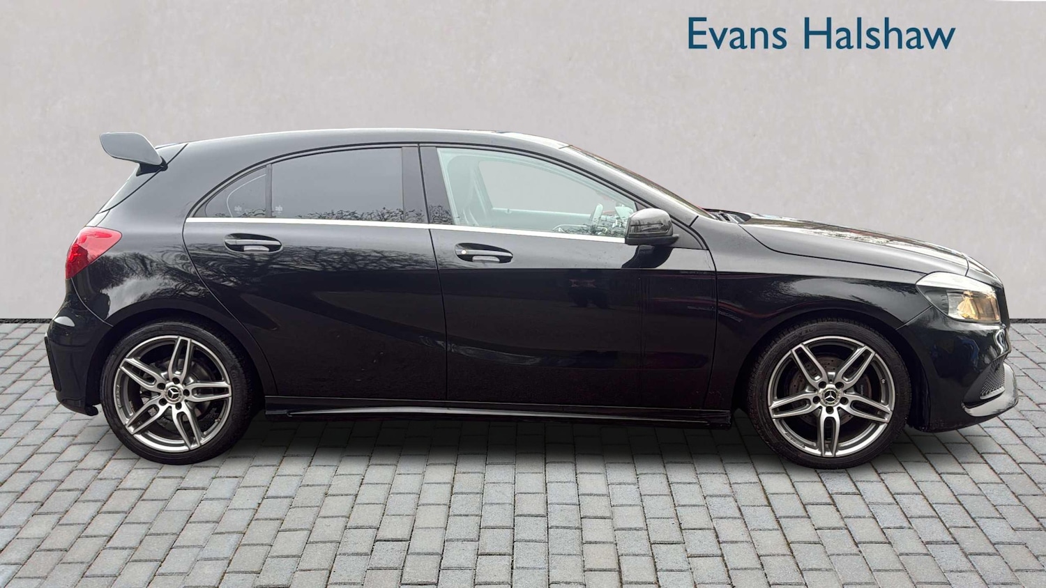 Used Mercedes-Benz A-Class 2017 for sale - 77333848: Photo 4