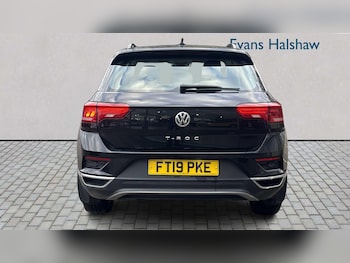Used Volkswagen T-Roc 2019 for sale - 77044196: Photo