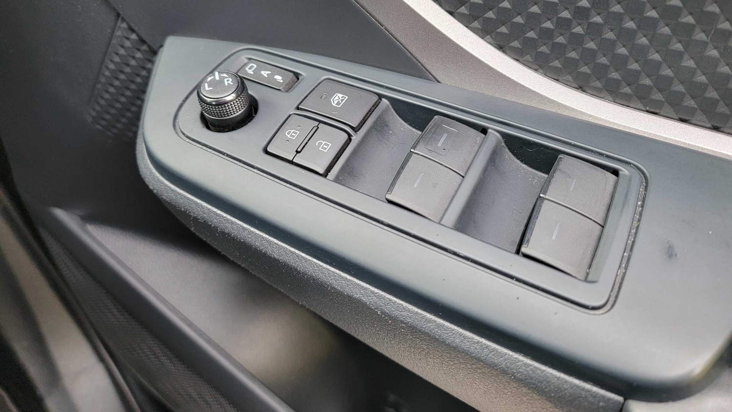 Used Toyota C-HR 2022 for sale - 75931035: Photo 18