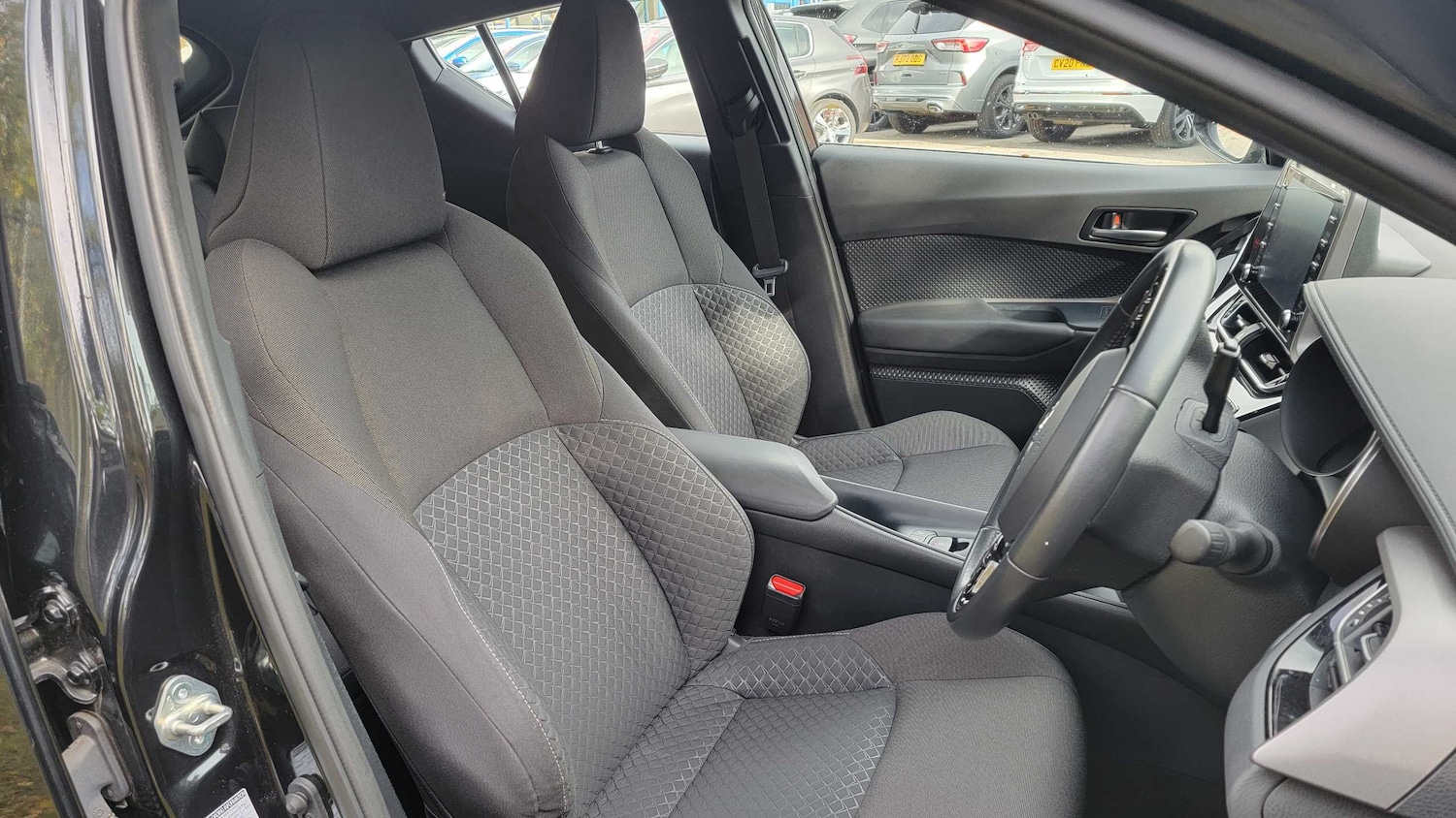 Used Toyota C-HR 2022 for sale - 75931035: Photo 21