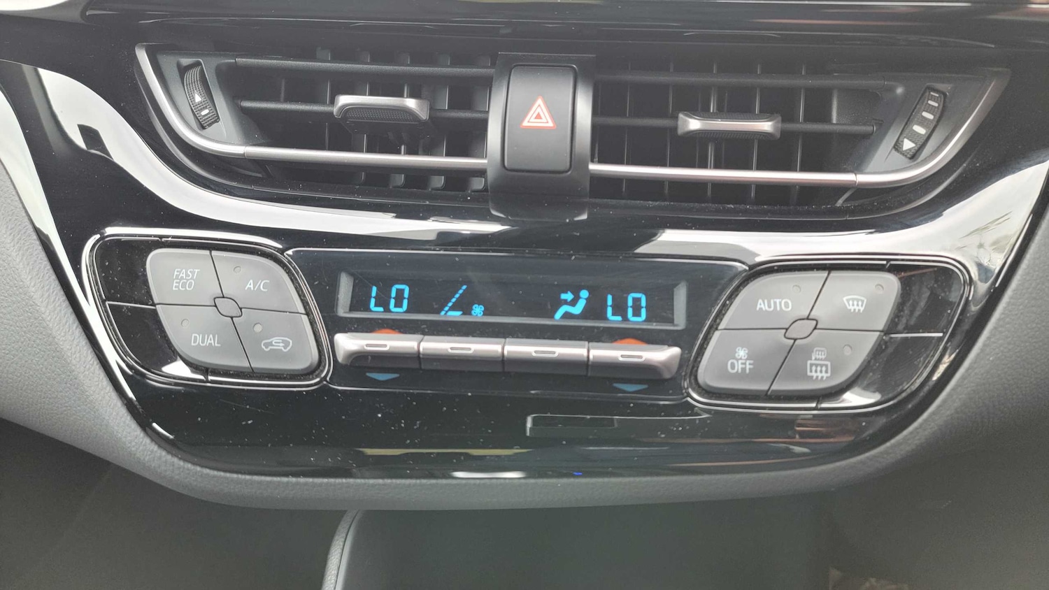 Used Toyota C-HR 2022 for sale - 75931035: Photo 28