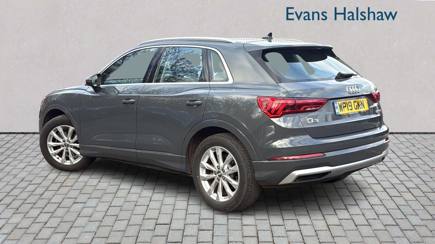 Used Audi Q3 2019 for sale - 77018864: Photo 2