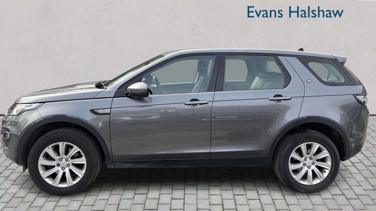 Used Land Rover Discovery Sport 2015 for sale - 78010475: Photo 5