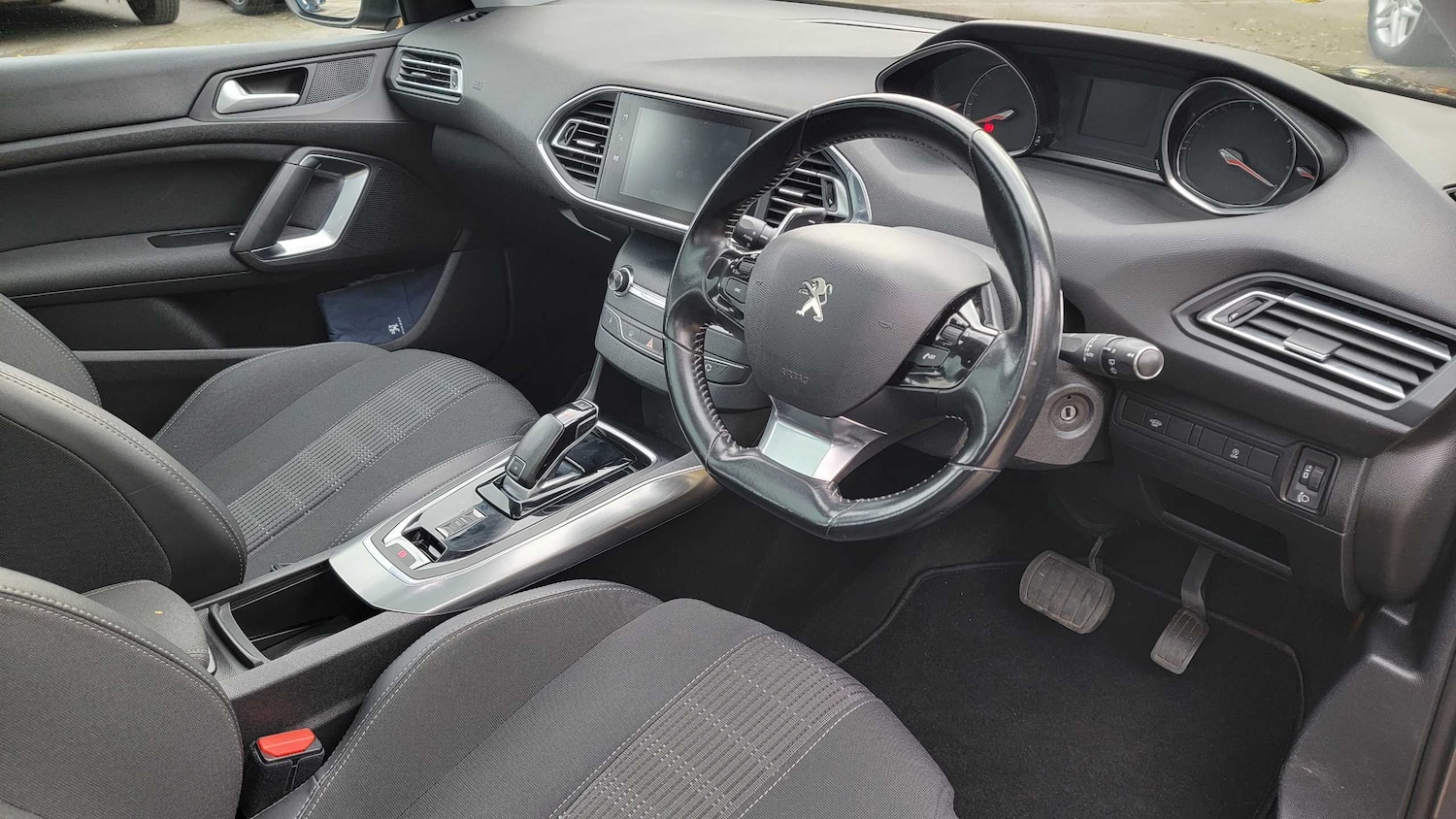 Used Peugeot 308 2018 for sale - 75993926: Photo 14