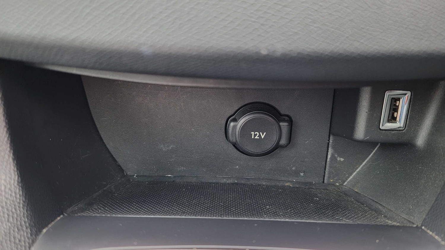 Used Peugeot 308 2018 for sale - 75993926: Photo 29