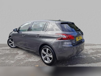Used Peugeot 308 2018 for sale - 75993926: Photo 2