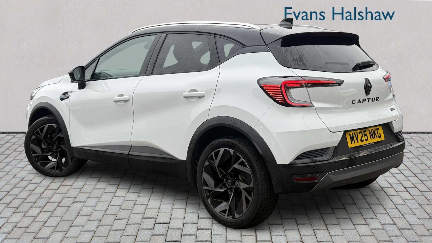 Used Renault Captur 2025 for sale - 77294270: Photo 2