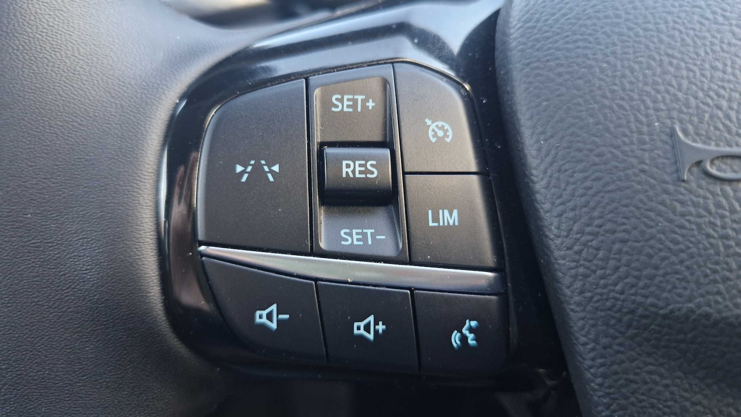 Used Ford Kuga 2025 for sale - 76339626: Photo 29