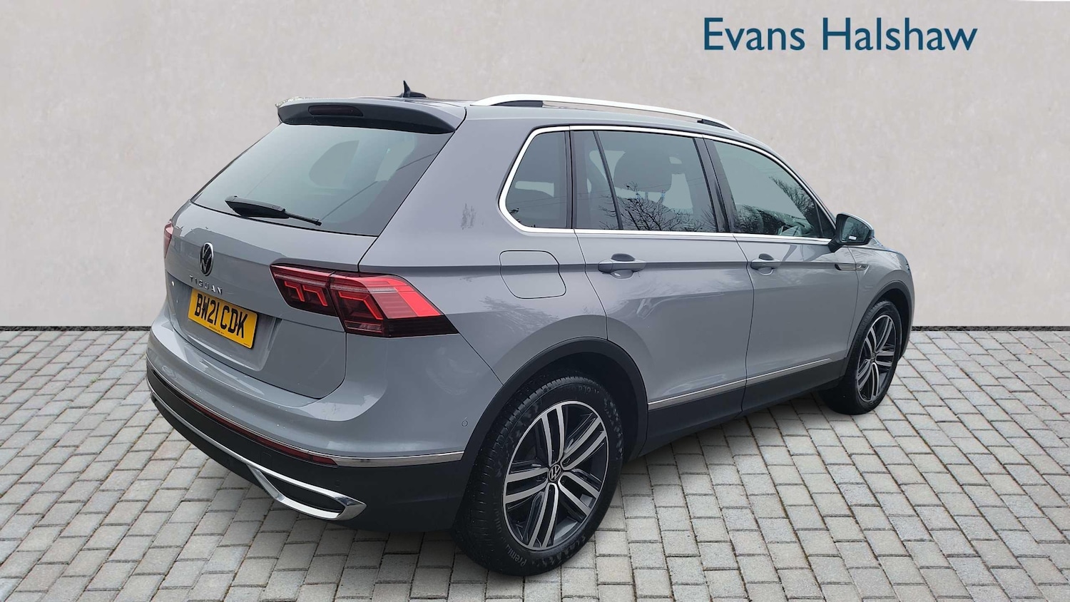 Used Volkswagen Tiguan 2021 for sale - 77553185: Photo 2