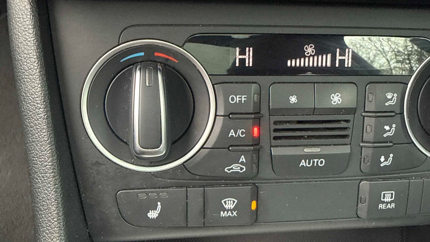 Used Audi Q3 2015 for sale - 78010390: Photo 26