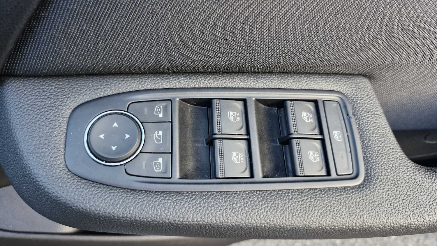 Used Renault Clio 2025 for sale - 76648941: Photo 25