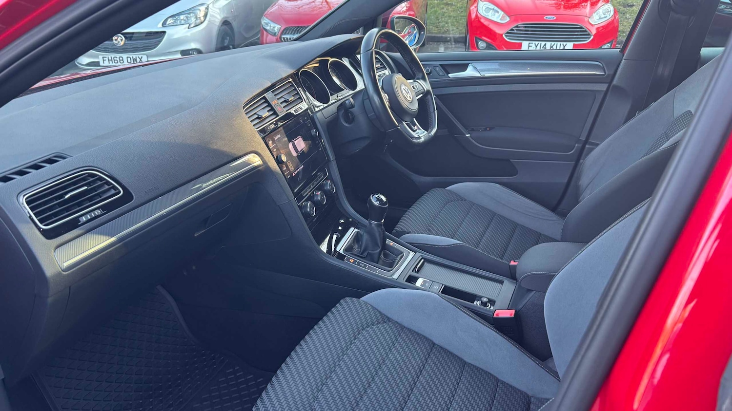 Used Volkswagen Golf 2018 for sale - 77648857: Photo 33