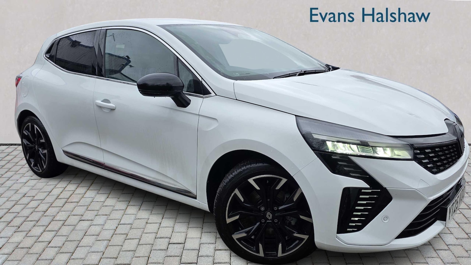 Used Renault Clio 2025 for sale - 76789352: Photo 1