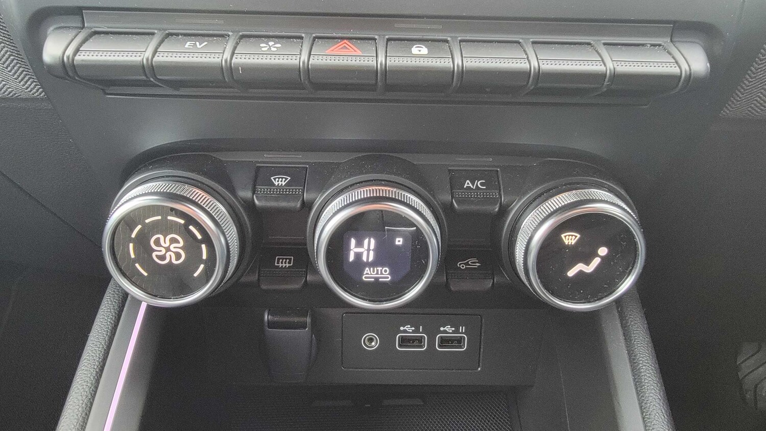 Used Renault Clio 2025 for sale - 76789352: Photo 19