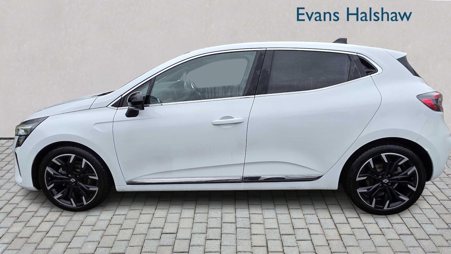 Used Renault Clio 2025 for sale - 76789352: Photo 5