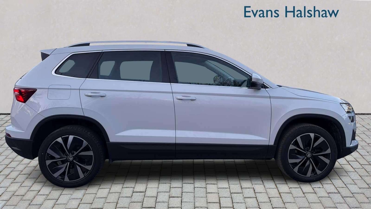 Used Skoda Karoq 2023 for sale - 77756729: Photo 4