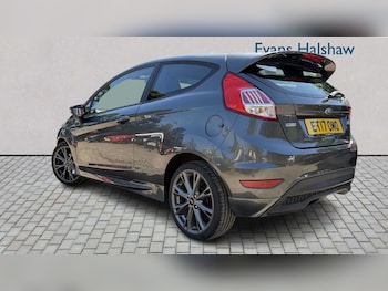 Used Ford Fiesta 2017 for sale - 79002436: Photo