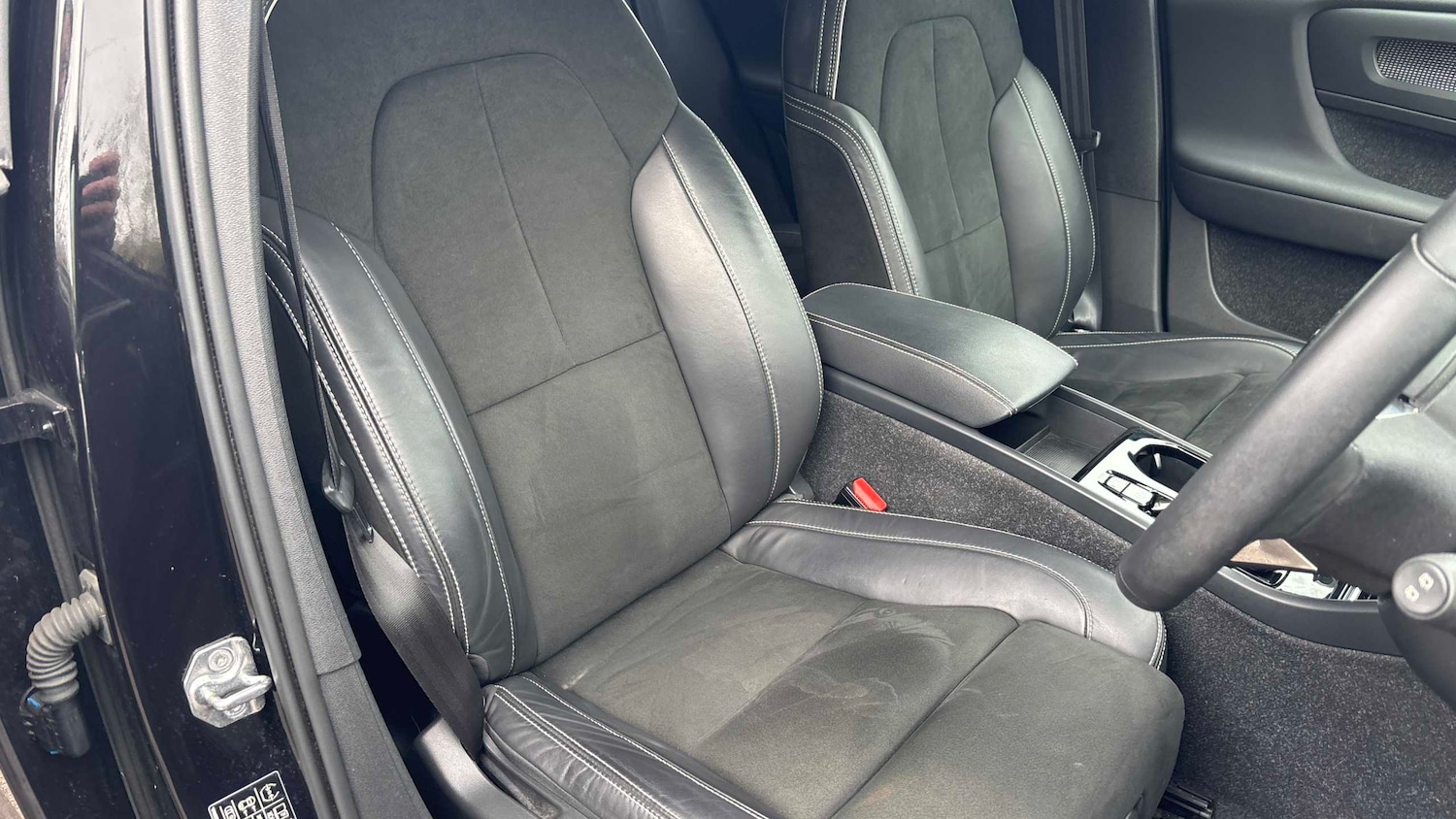 Used Volvo XC40 2021 for sale - 77429030: Photo 23