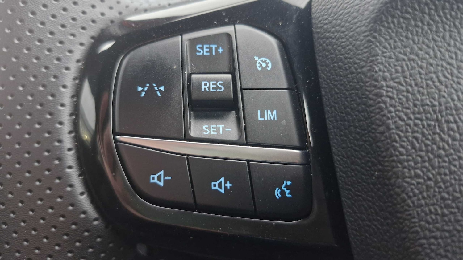 Used Ford Puma 2025 for sale - 76329350: Photo 23