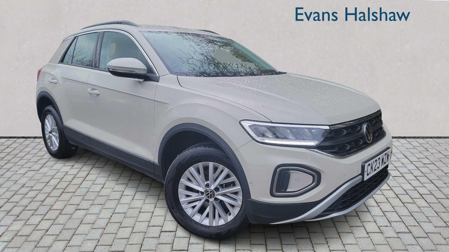 Used Volkswagen T-Roc 2023 for sale - 76298510: Photo 3