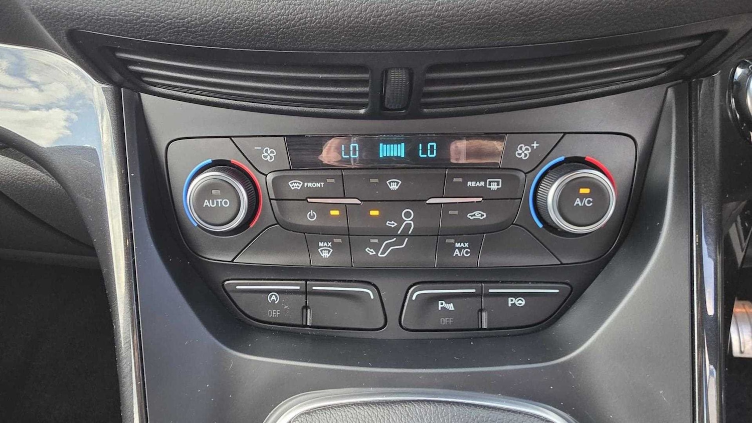 Used Ford Kuga 2017 for sale - 77093279: Photo 22